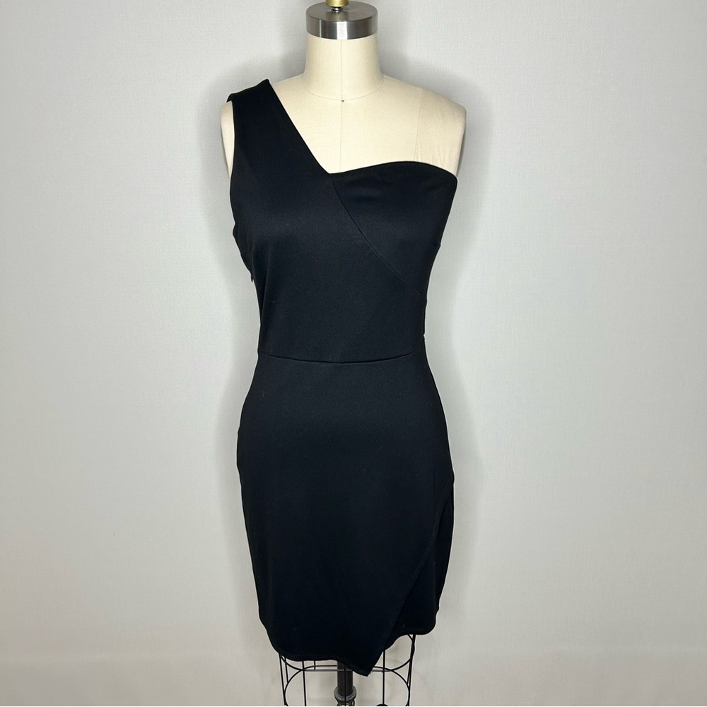 Elegant Black One-Shoulder Dress